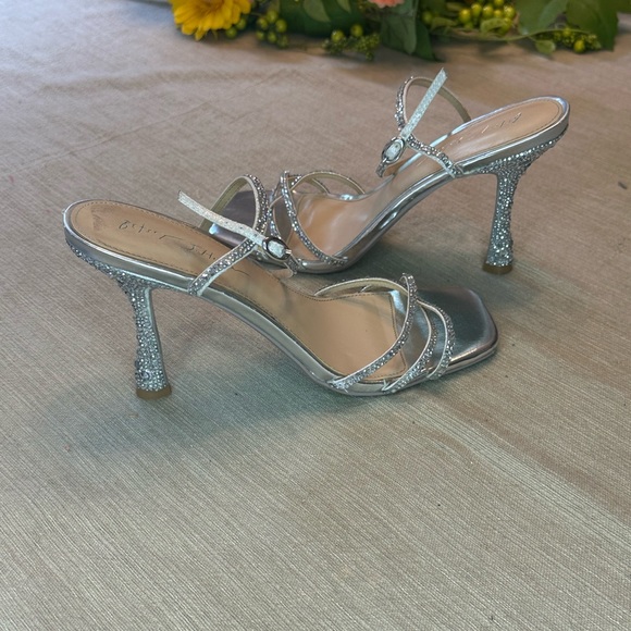 Betsey Johnson Rhinestone Heel - Picture 4 of 7